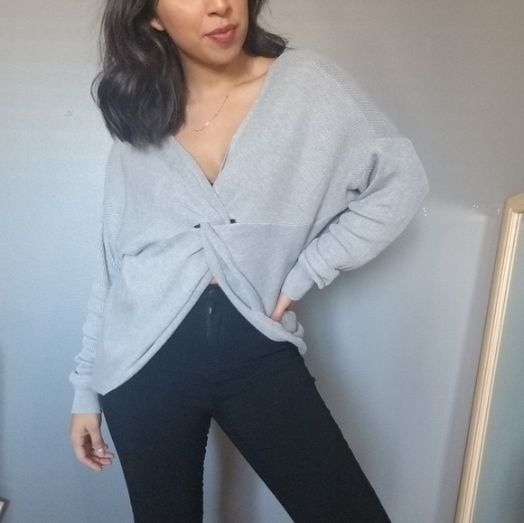 🏷CLEARANCGRAY GRAY KNOT SWEATER - Picture 5 of 8